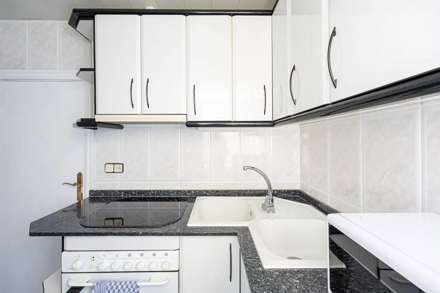 2 Bdr Apt In Cornella 5 Mins Form The Metro Apartment Cornella de Llobregat Spain